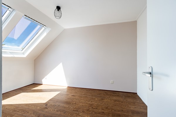 Foto - Verkocht onder voorbehoud: wonen aan het water met luxe, rust en een eigen aanlegsteiger!